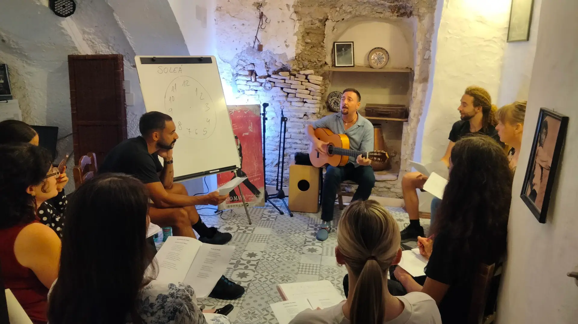 Clase de cante en la Escuela Carmen de las Cuevas